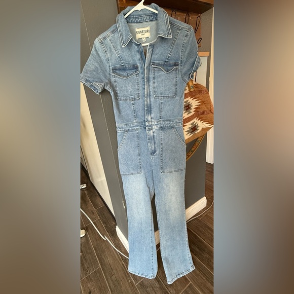 Signature 8 Light Blue Denim jumpsuit size MEDIUM - Picture 5 of 5